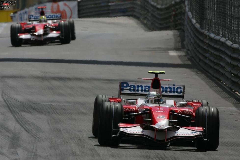 Jarno Trulli vor Ralf Schumacher (Toyota) 