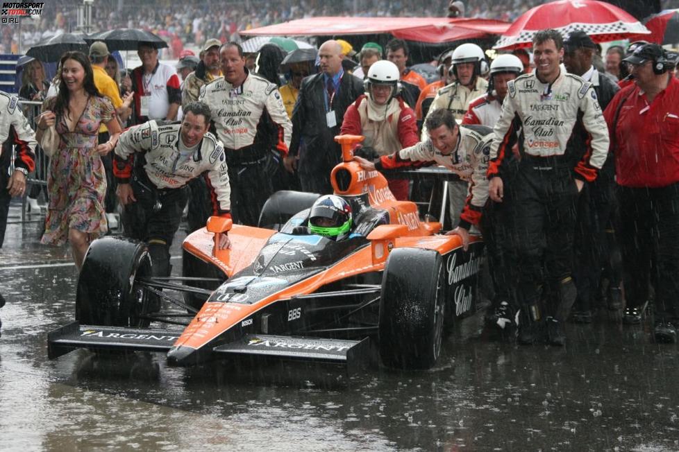 Dario Franchitti (Andretti Green) im Regen in der Victory Lane