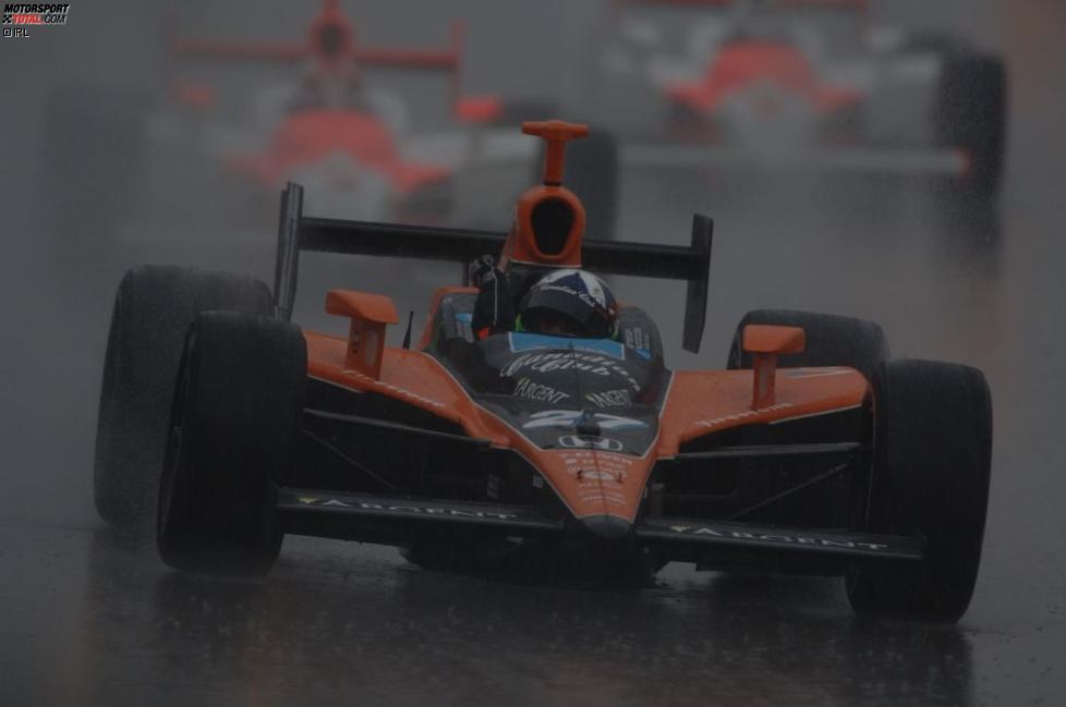 Dario Franchitti (Andretti Green) realisiert im Regen, dass er gewonnen hat
