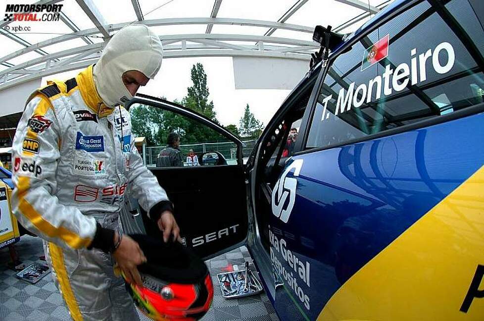 Tiago Monteiro (SEAT) 