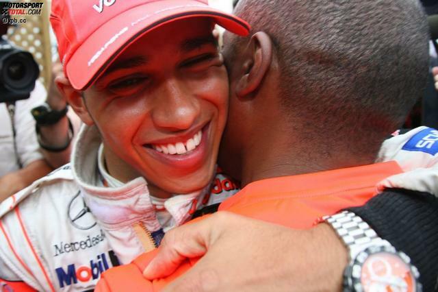 Als Lewis Hamilton (hier mit Papa Anthony) 2007 in Montreal seinen ersten Grand Prix gewann, ...