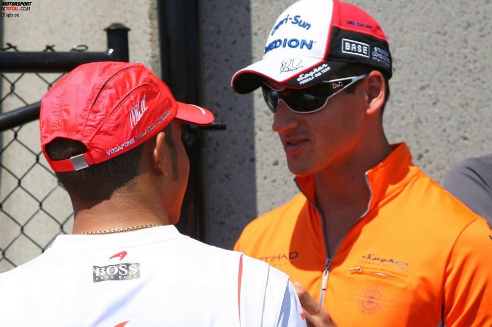 Lewis Hamilton (McLaren-Mercedes) und Adrian Sutil (Spyker) 