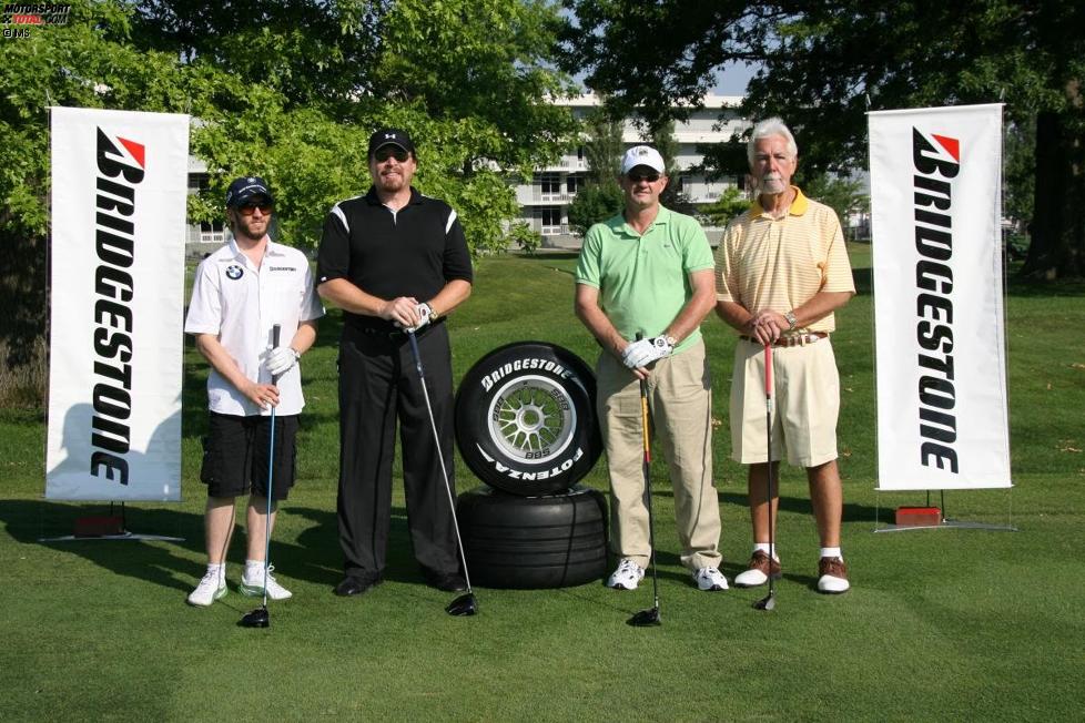 Nick Heidfeld (BMW Sauber F1 Team) mit seinen Mitspielern beim Golf