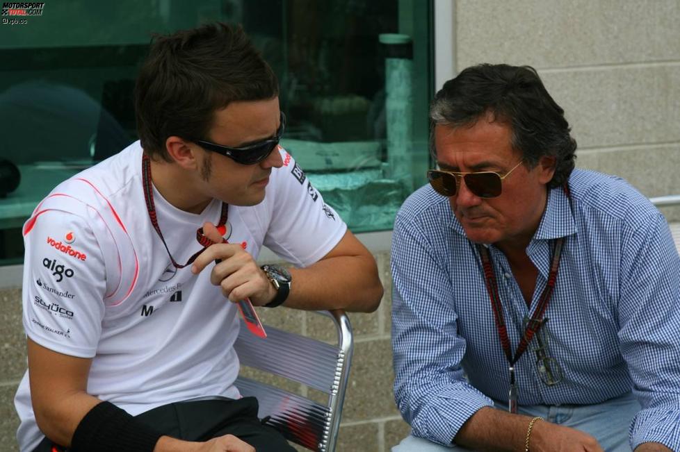 Fernando Alonso (McLaren-Mercedes) uns Gian Carlo Minardi