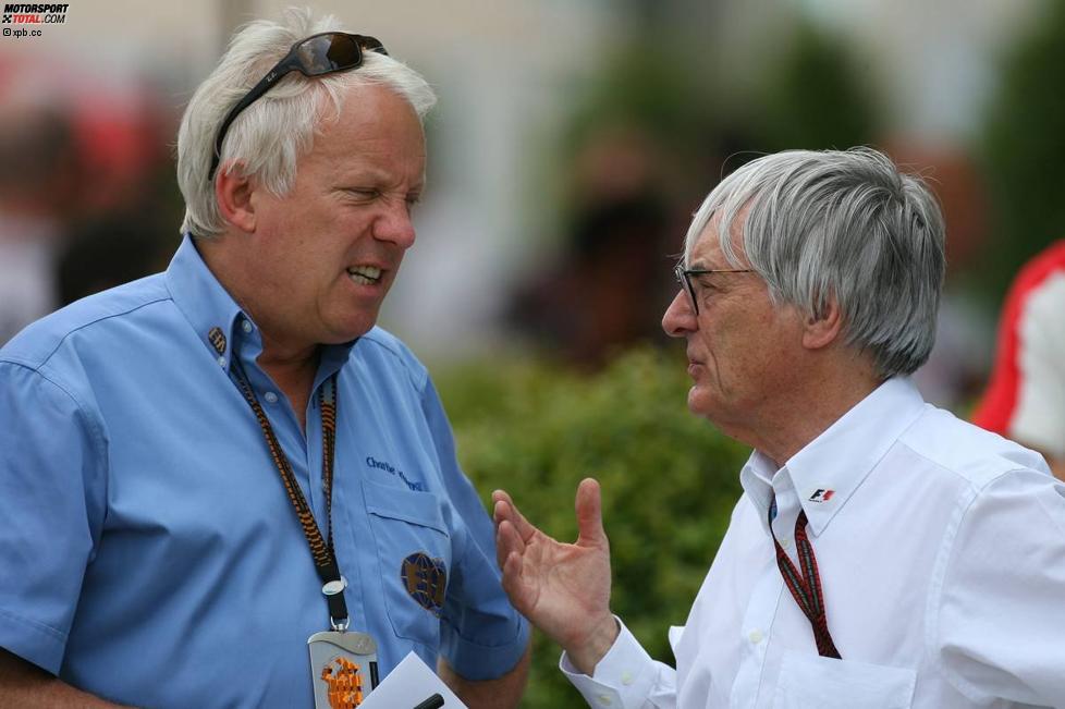 Charlie Whiting (Technischer Delegierte der FIA) und Bernie Ecclestone (Formel-1-Chef) 