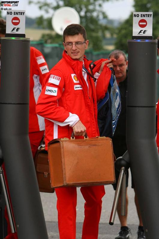 Chris Dyer (Ferrari) 