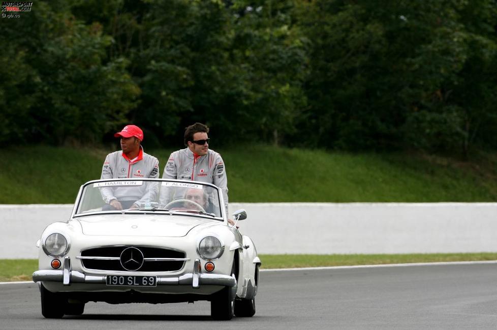 Lewis Hamilton und Fernando Alonso (McLaren-Mercedes) 