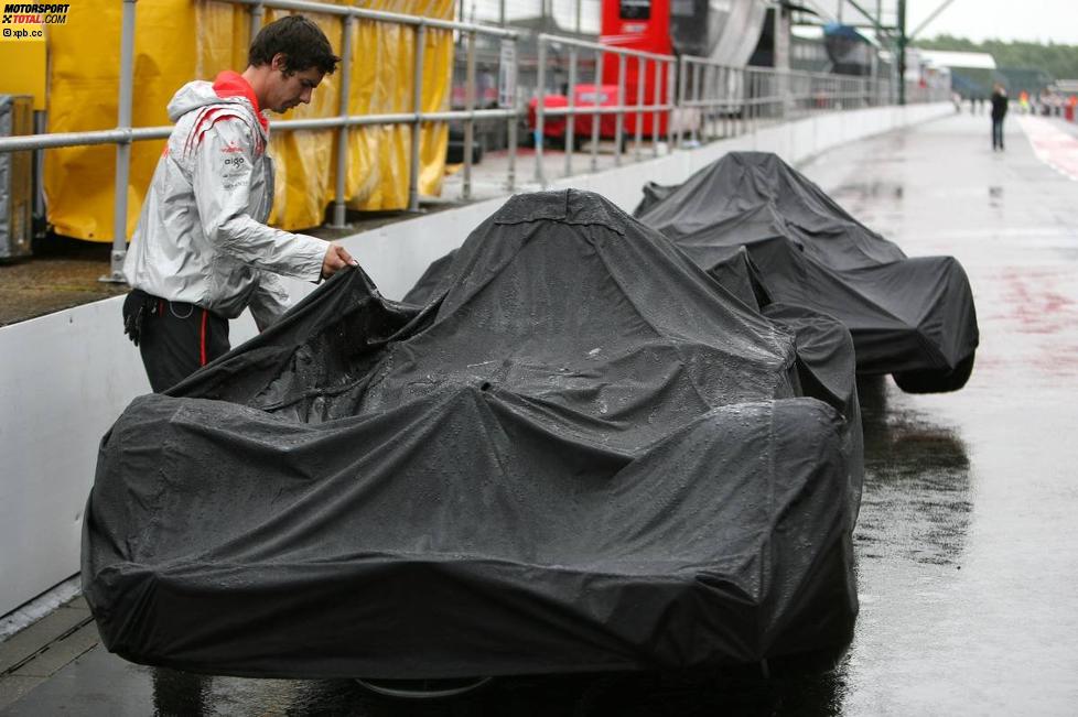 Regenschutz bei McLaren-Mercedes