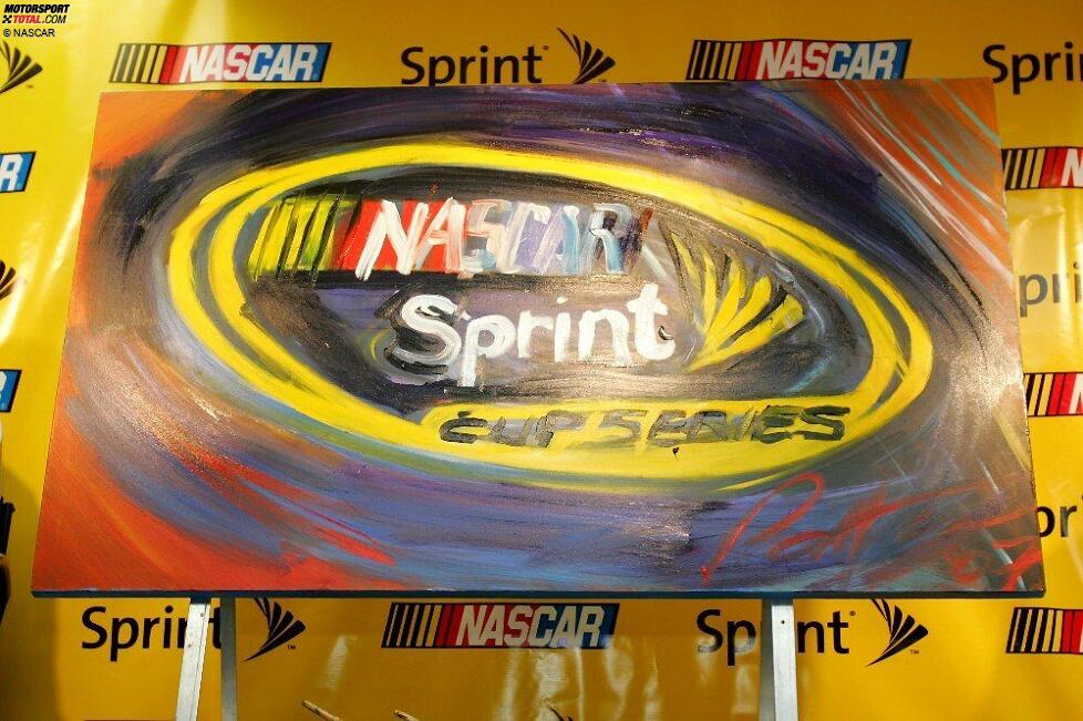 Das neue NASCAR-Sprint-Cup Logo in Öl