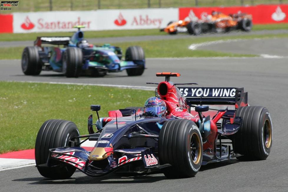 Vitantonio Liuzzi (Toro Rosso) vor Rubens Barrichello (Honda F1 Team) 