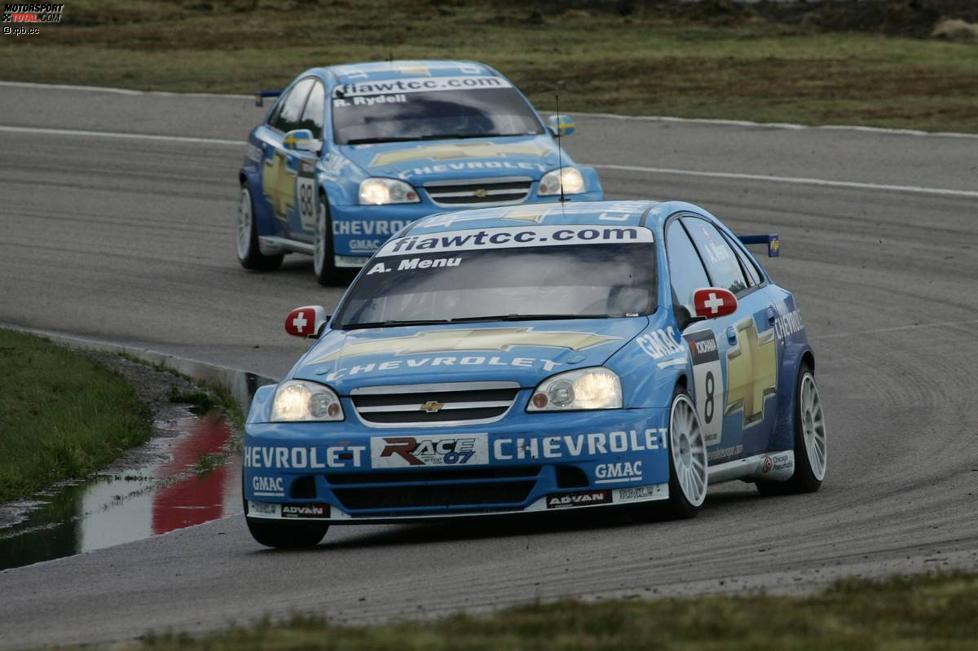Alain Menu vor Rickard Rydell (Chevrolet)  