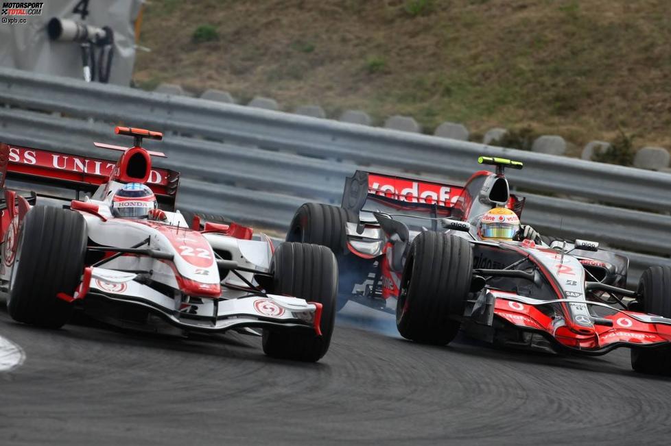 Takuma Sato (Super Aguri) und Lewis Hamilton (McLaren-Mercedes) 