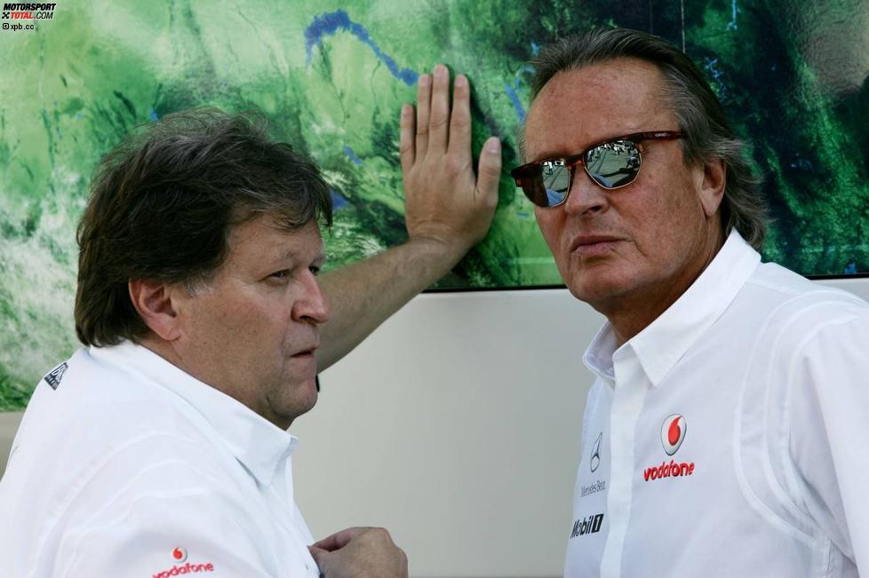 Norbert Haug (Mercedes-Motorsportchef) (McLaren-Mercedes) und Mansour Ojeh