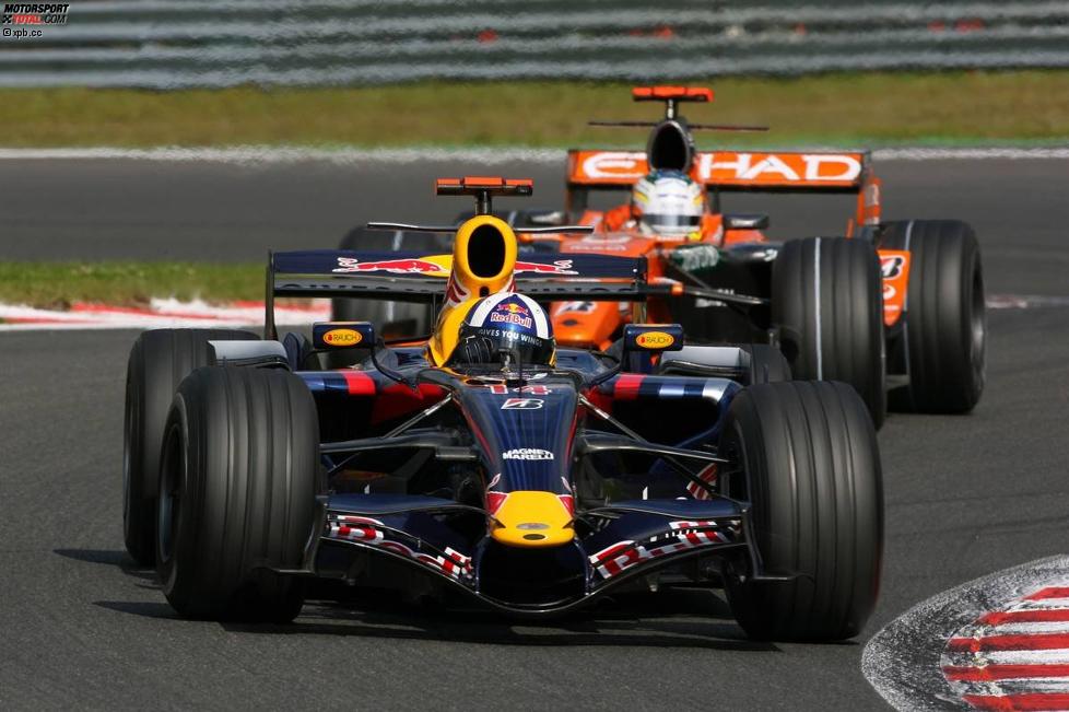 David Coulthard (Red Bull) vor Adrian Sutil (Spyker) 