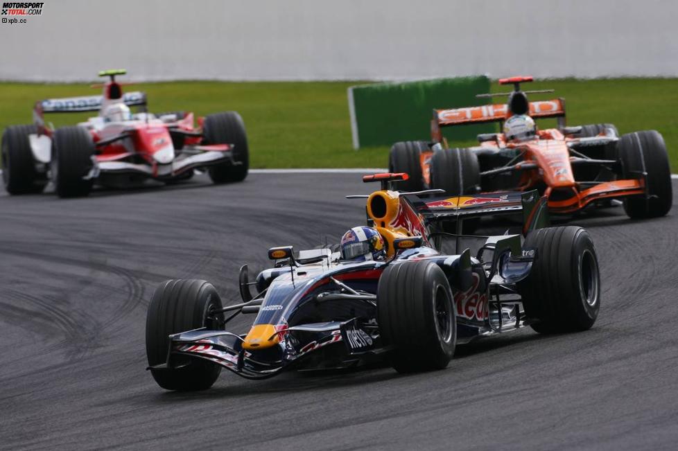 Adrian Sutil David Coulthard (Red Bull) (Spyker) 