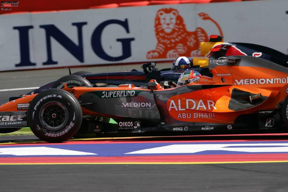 Adrian Sutil (Spyker) und David Coulthard (Red Bull) 