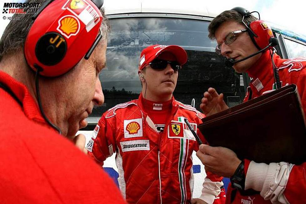 Kimi Räikkönen Jean Todt (Teamchef) Chris Dyer (Ferrari) 