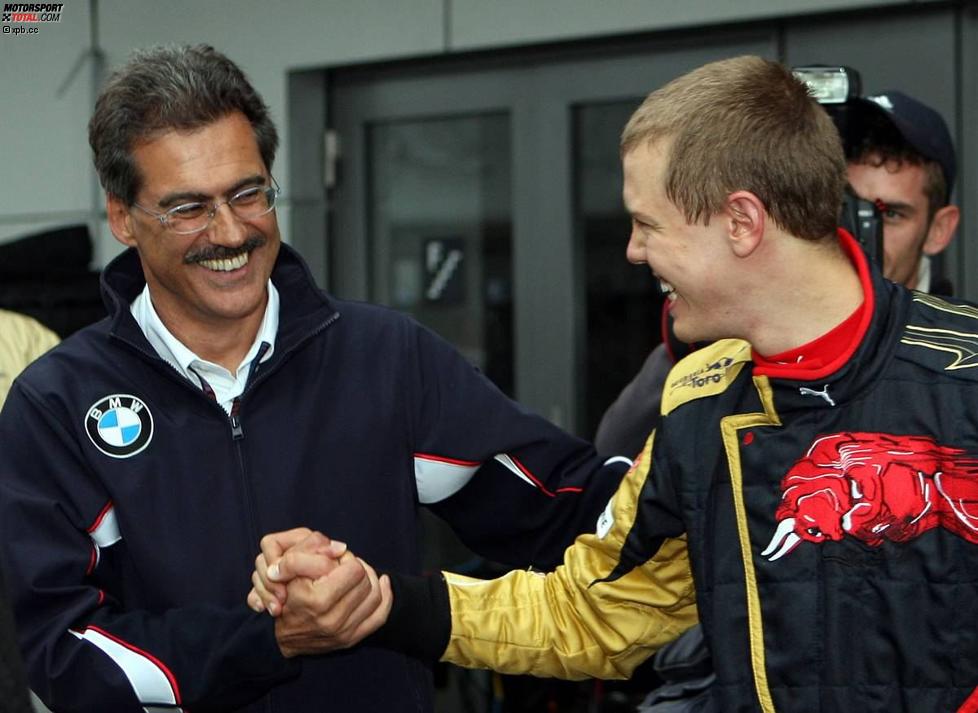 Mario Theissen (BMW Motorsport Direktor) (BMW Sauber F1 Team) gratuliert Sebastian Vettel (Toro Rosso) 
