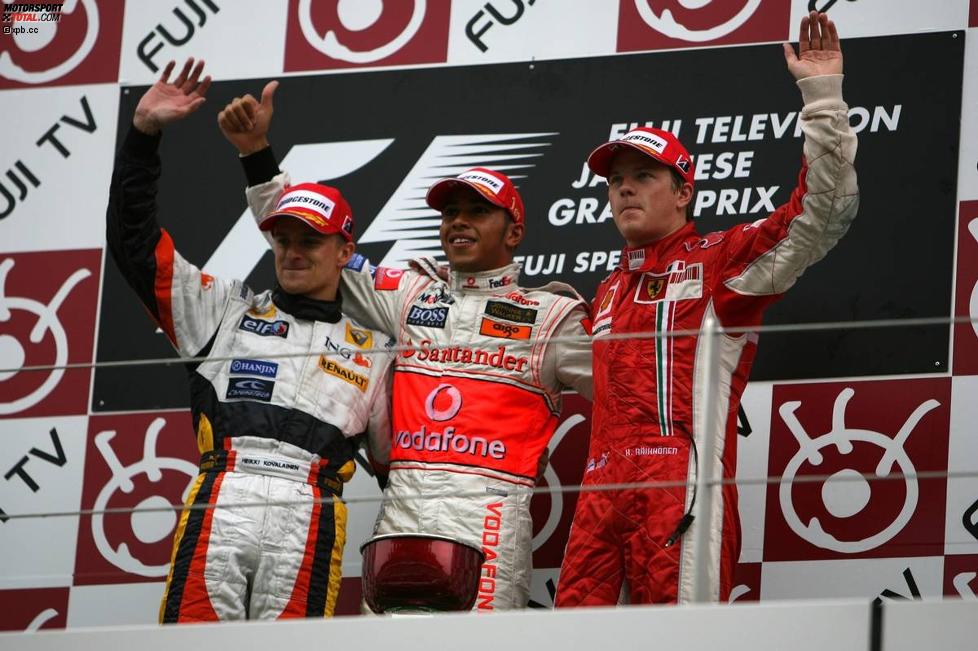Heikki Kovalainen (Renault), Lewis Hamilton (Ferrari) und Kimi Räikkönen (McLaren-Mercedes) 