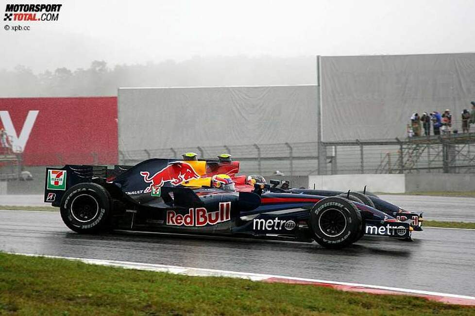 Mark Webber (Red Bull) und Sebastian Vettel (Toro Rosso) 