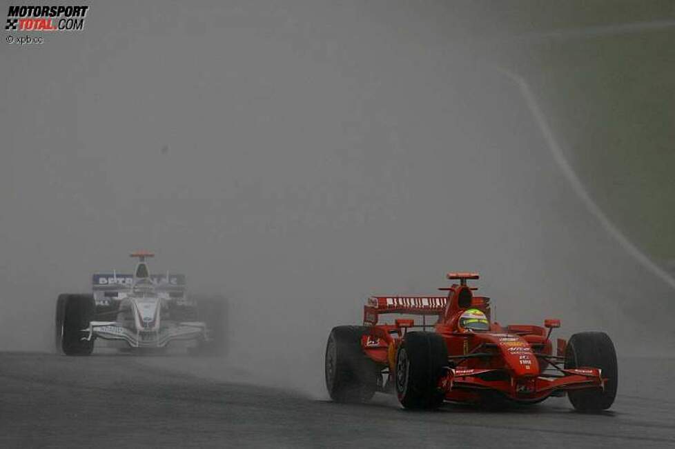 Felipe Massa (Ferrari) vor Nick Heidfeld (BMW Sauber F1 Team) 