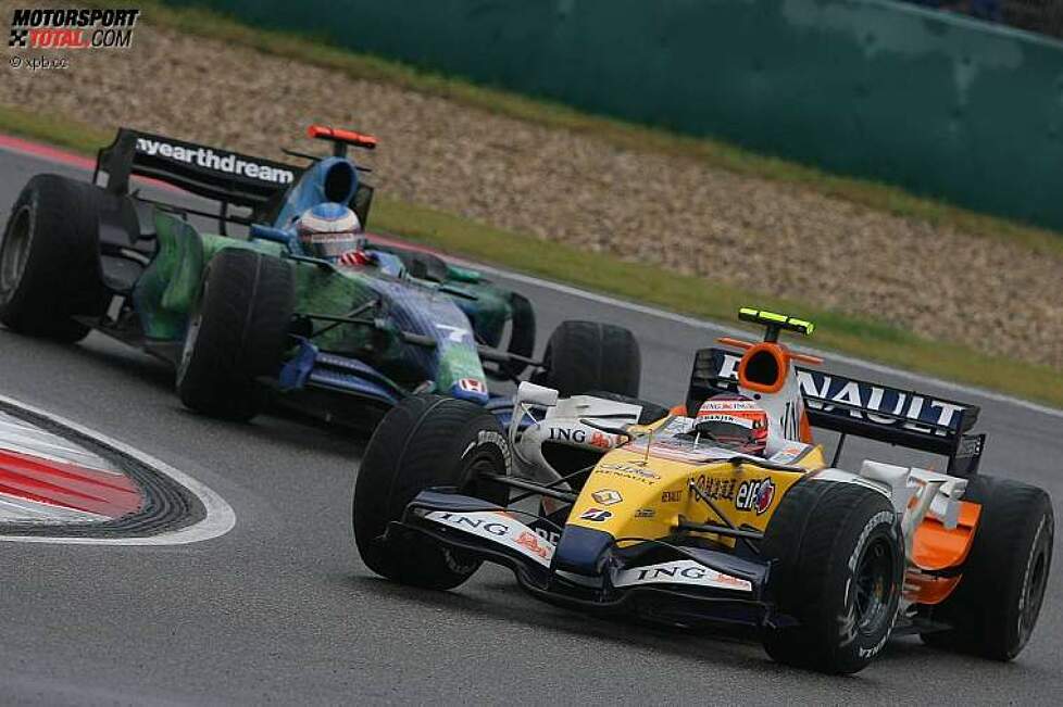 Heikki Kovalainen (Renault) vor Jenson Button (Honda F1 Team) 