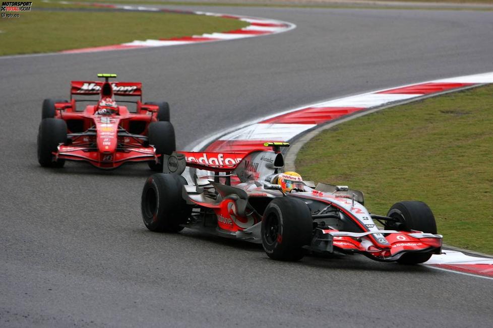 Lewis Hamilton (McLaren-Mercedes) und Kimi Räikkönen (Ferrari) 