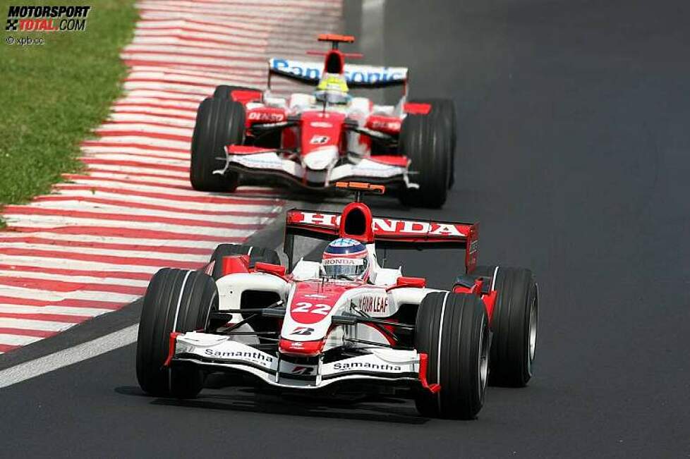 Takuma Sato (Super Aguri) vor Ralf Schumacher (Toyota)