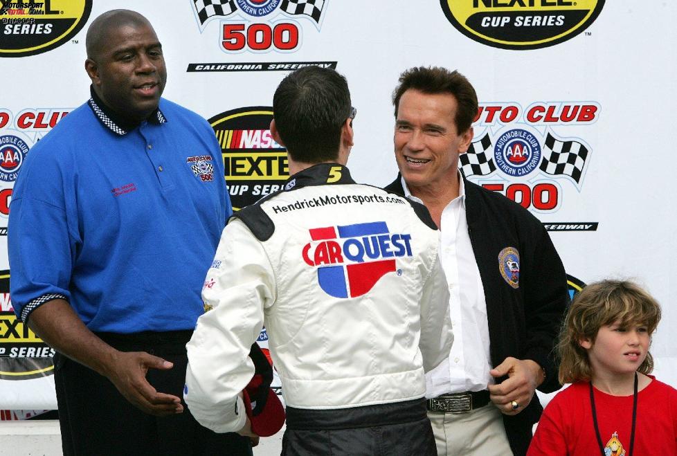 2005: Kyle Busch mit Magic Johnson und Arnold Schwarzenegger 