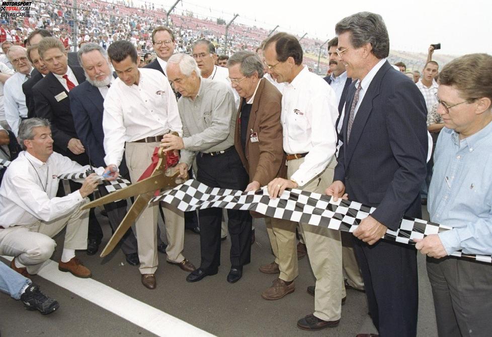 1997: Roger Penske und Bill France eröffnen Fontana