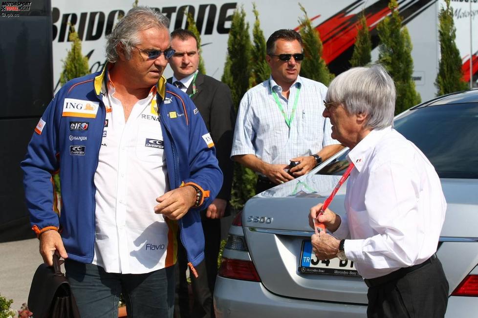 Flavio Briatore (Teamchef) (Renault) und Bernie Ecclestone (Formel-1-Chef) 