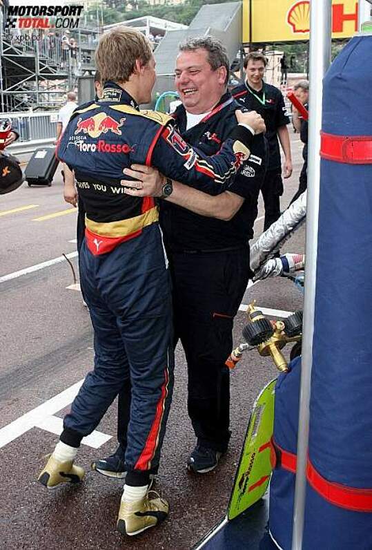Sebastian Vettel und Giorgio Ascanelli (Technischer Direktor) (Toro Rosso) 