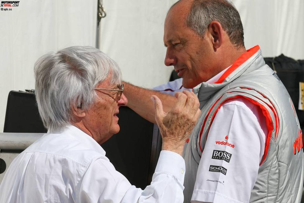 Bernie Ecclestone (Formel-1-Chef) und Ron Dennis (Teamchef) (McLaren-Mercedes) 