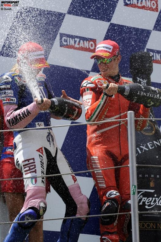 Valentino Rossi (Yamaha) und Casey Stoner (Ducati)