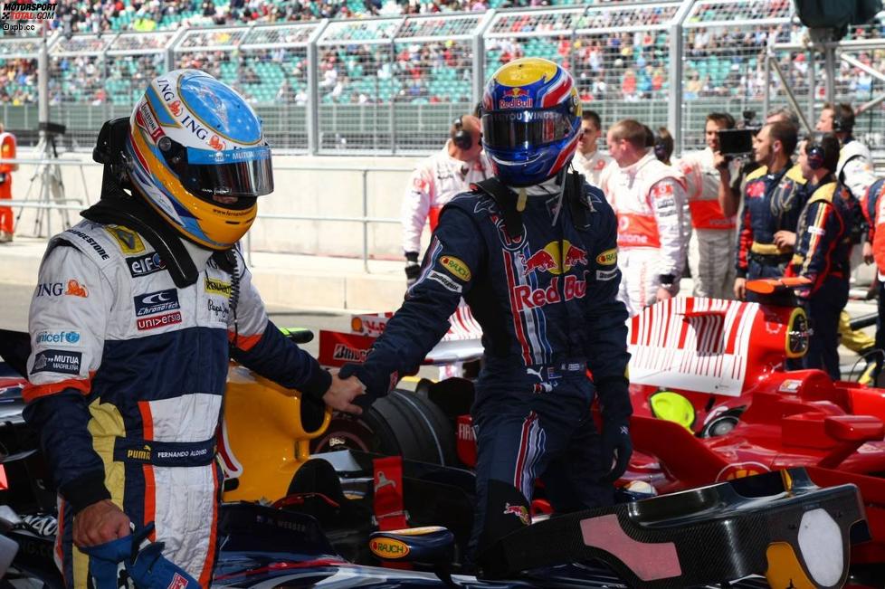 Fernando Alonso (Renault) und Mark Webber (Red Bull) 