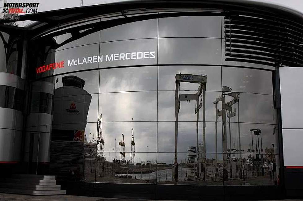 McLaren-Mercedes-Motorhome
