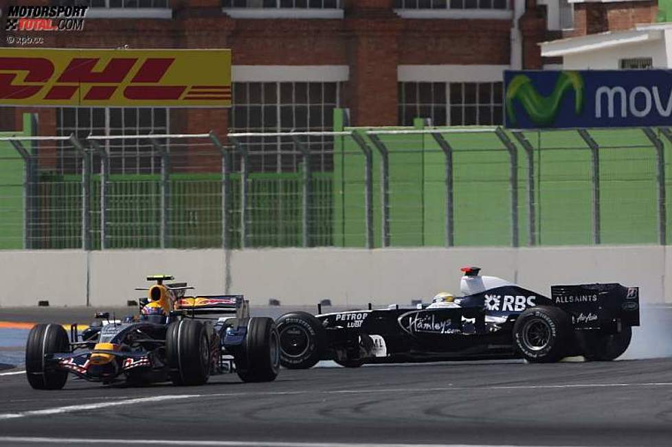 Nico Rosberg (Williams) dreht sich, Mark Webber (Red Bull) hatte Glück, nicht mit verwickelt worden zu sein
