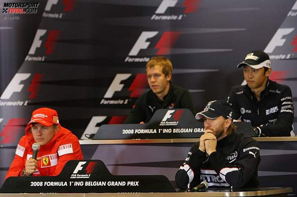 Oben: Sebastian Vettel (Toro Rosso) und Kazuki Nakajima (Williams), unten: Kimi Räikkönen (Ferrari) und Nick Heidfeld (BMW Sauber F1 Team) 