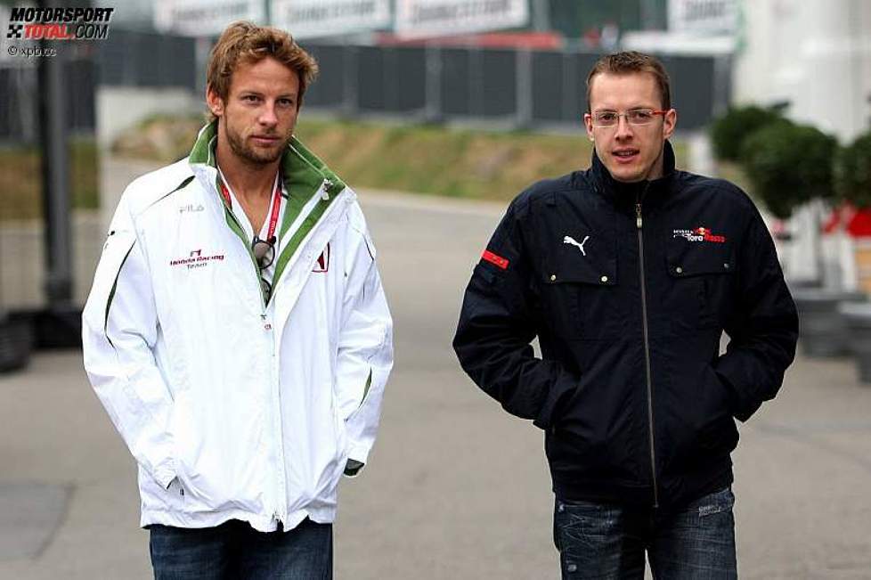 Jenson Button (Honda F1 Team) und Sébastien Bourdais (Toro Rosso) an einem kalten Morgen in Spa-Francorchamps