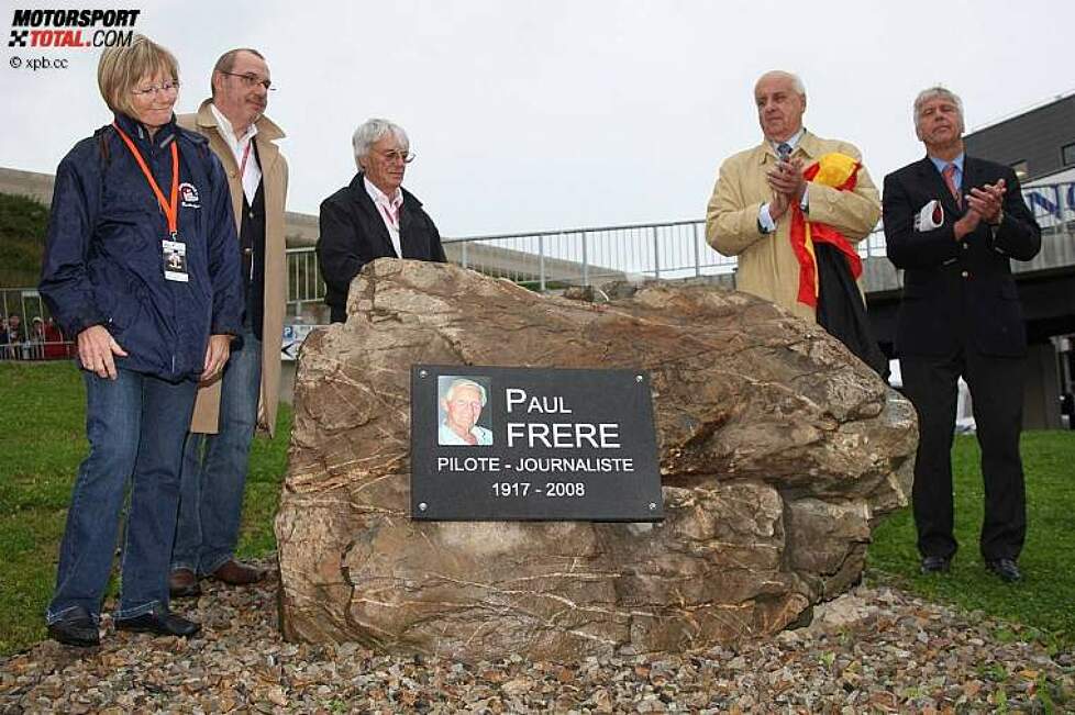 Enthüllung des Denkmals für den verstorbenen belgischen Rennfahrer Paul Frere