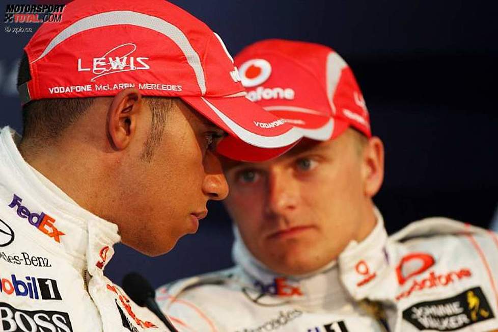 Lewis Hamilton und Heikki Kovalainen (McLaren-Mercedes) 