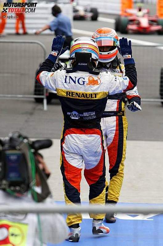 Fernando Alonso und Nelson Piquet Jr. (Renault) 