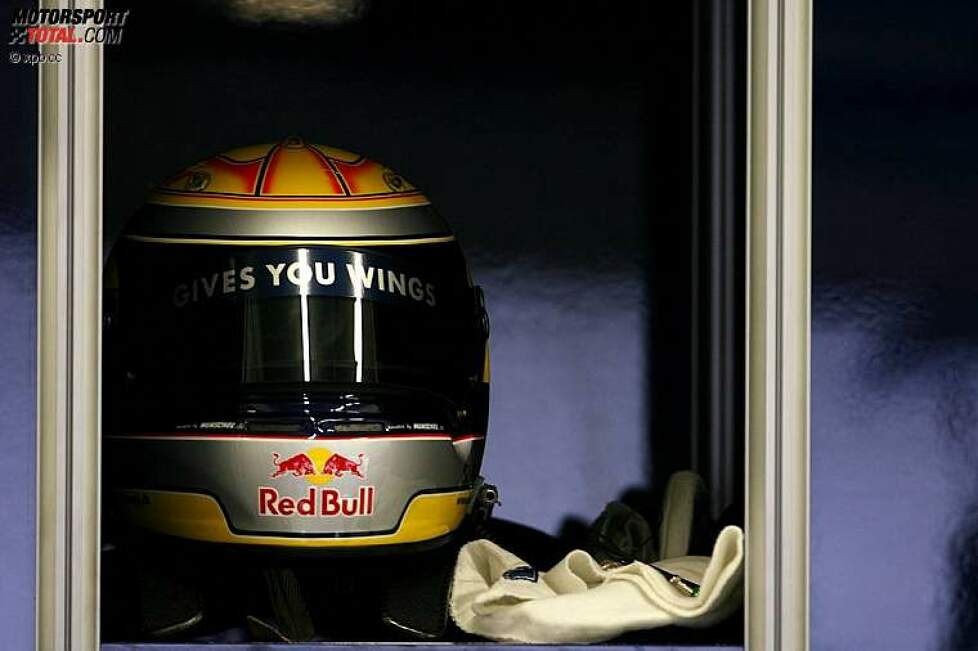 Helm von Sebastien Buemi (Red Bull) 