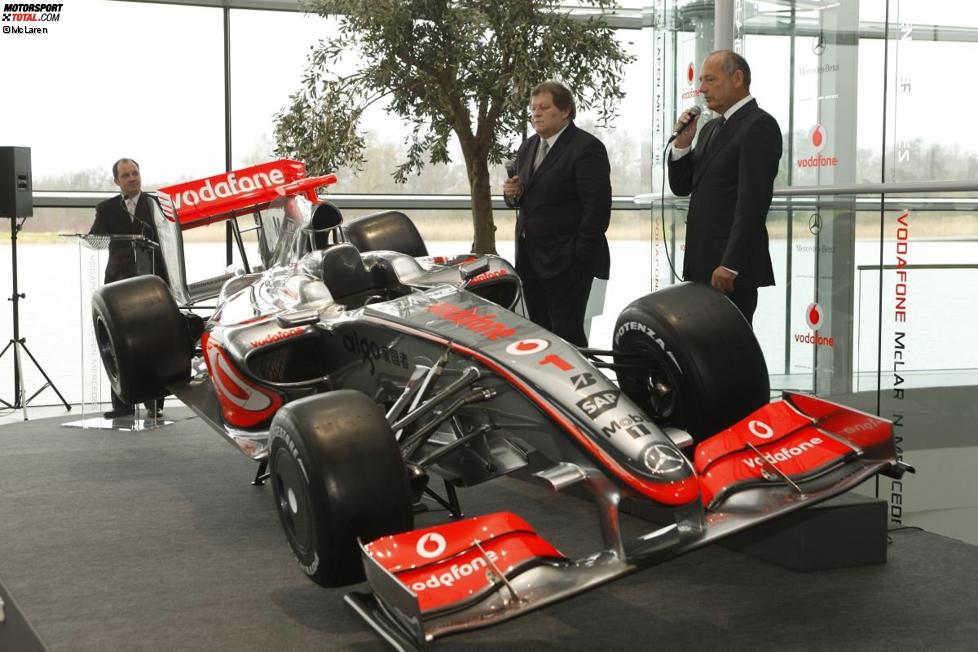 Norbert Haug (Mercedes-Motorsportchef) und Ron Dennis (Teamchef) (McLaren-Mercedes)