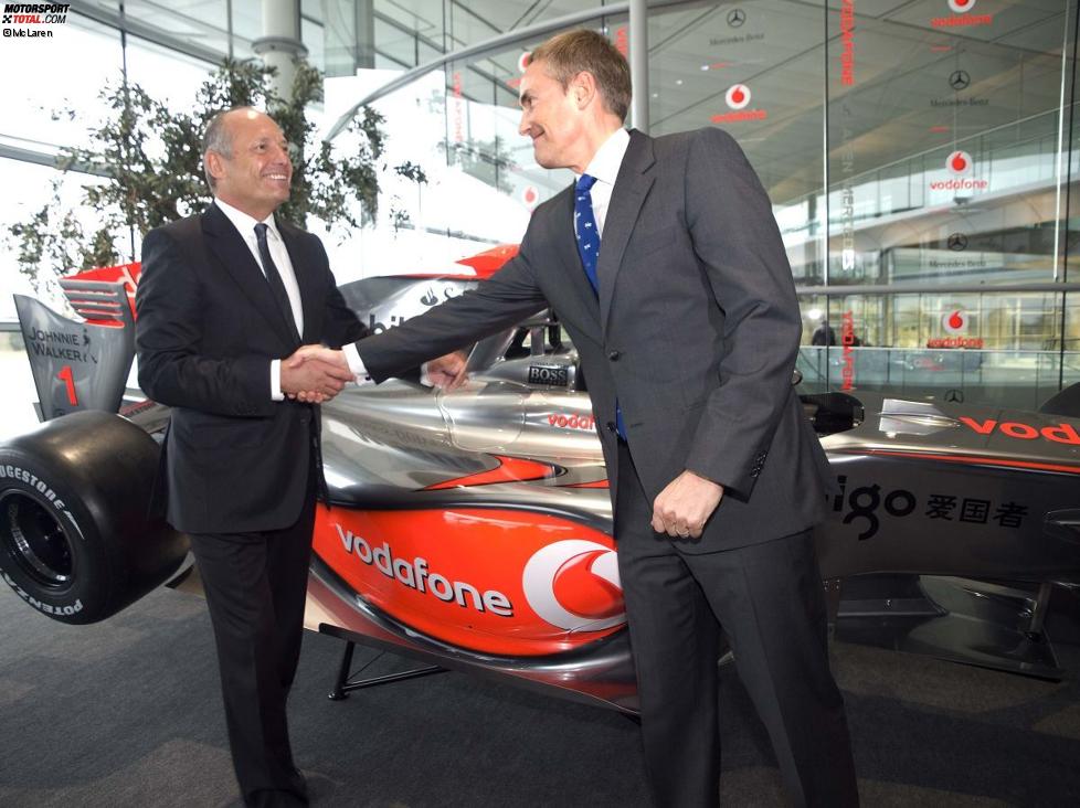 Ron Dennis (Teamchef) und Martin Whitmarsh (Geschäftsführer) (McLaren-Mercedes)