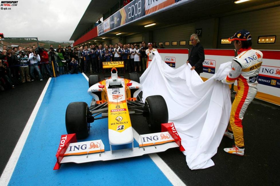 Fernando Alonso und Nelson Piquet Jr. (Renault) 