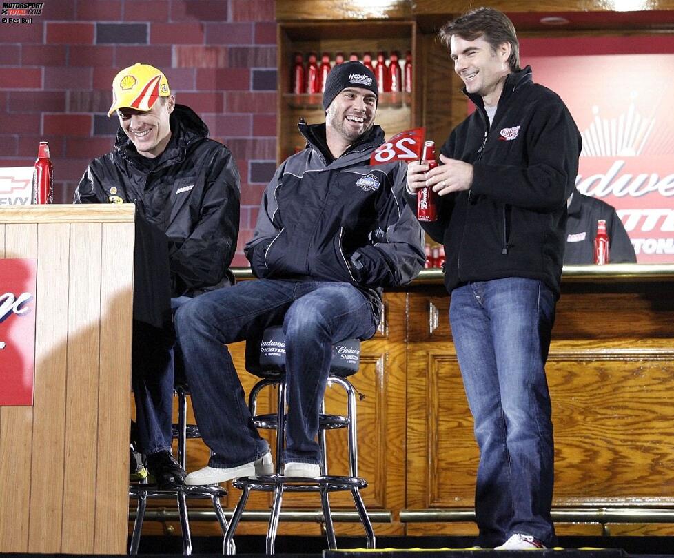 Kevin Harvick und Jimmie Johnson lachen über das Losglück von  Jeff Gordon: der letzte Startplatz 28
