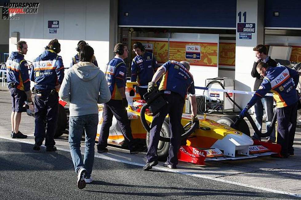 Fernando Alonso Nelson Piquet Jr. (Renault) 