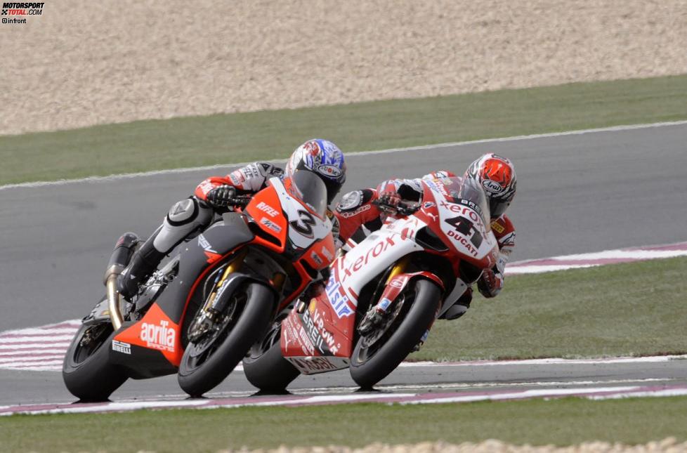 Max Biaggi (Aprilia) und Noriyuki Haga (Ducati)