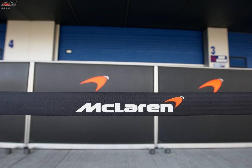 McLaren-Mercedes-Garage